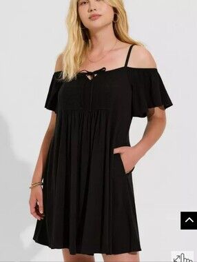 Torrid Mini Gauze Ove The Shoulder Trapeze Black Dress Size 0